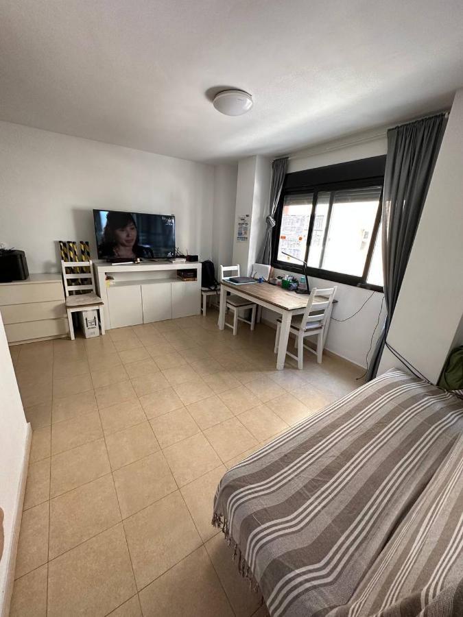 Apartment A / A 4Pax Near The Beach Malaga Exterior photo